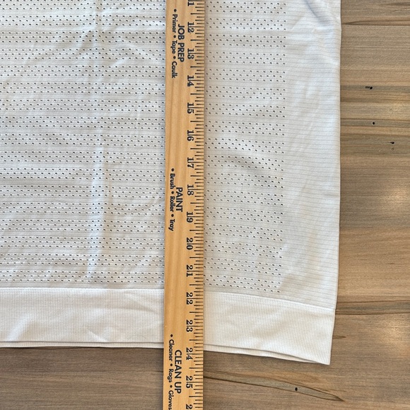 Lululemon Light Grey Tank Top - Picture 5 of 5